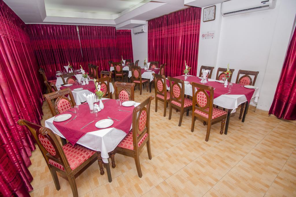Laurel Hotels Ltd. Dhaka Buitenkant foto