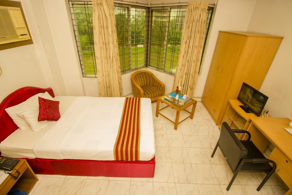 Laurel Hotels Ltd. Dhaka Buitenkant foto