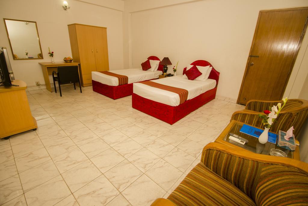 Laurel Hotels Ltd. Dhaka Kamer foto