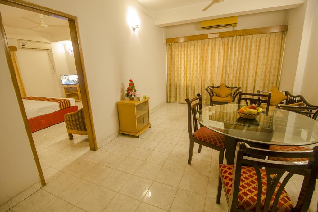 Laurel Hotels Ltd. Dhaka Kamer foto