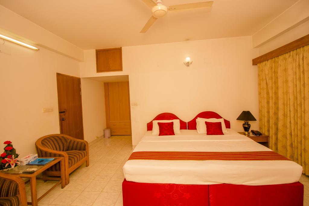 Laurel Hotels Ltd. Dhaka Kamer foto